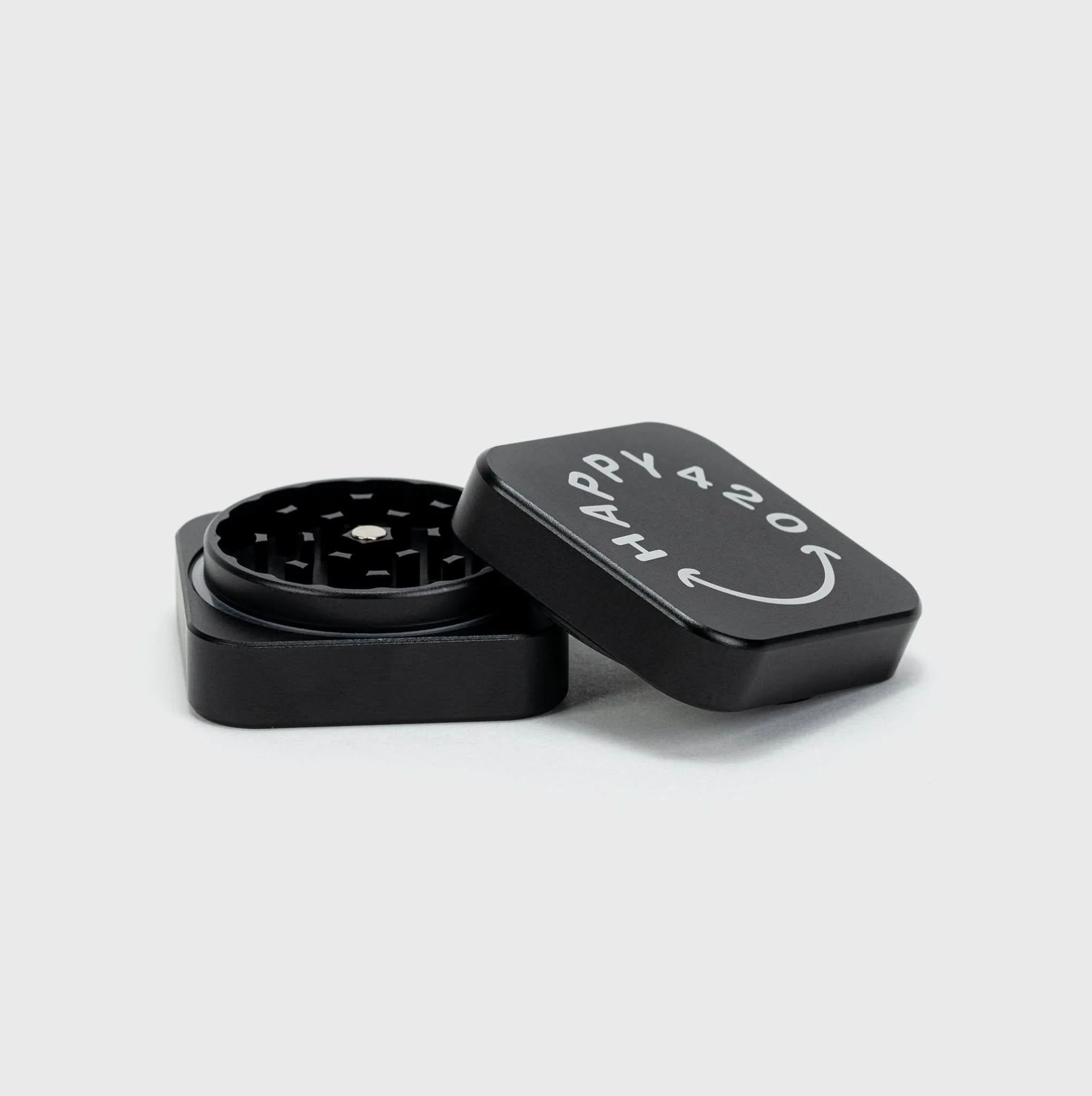 Happy420 Quattro Grinder - Image 11