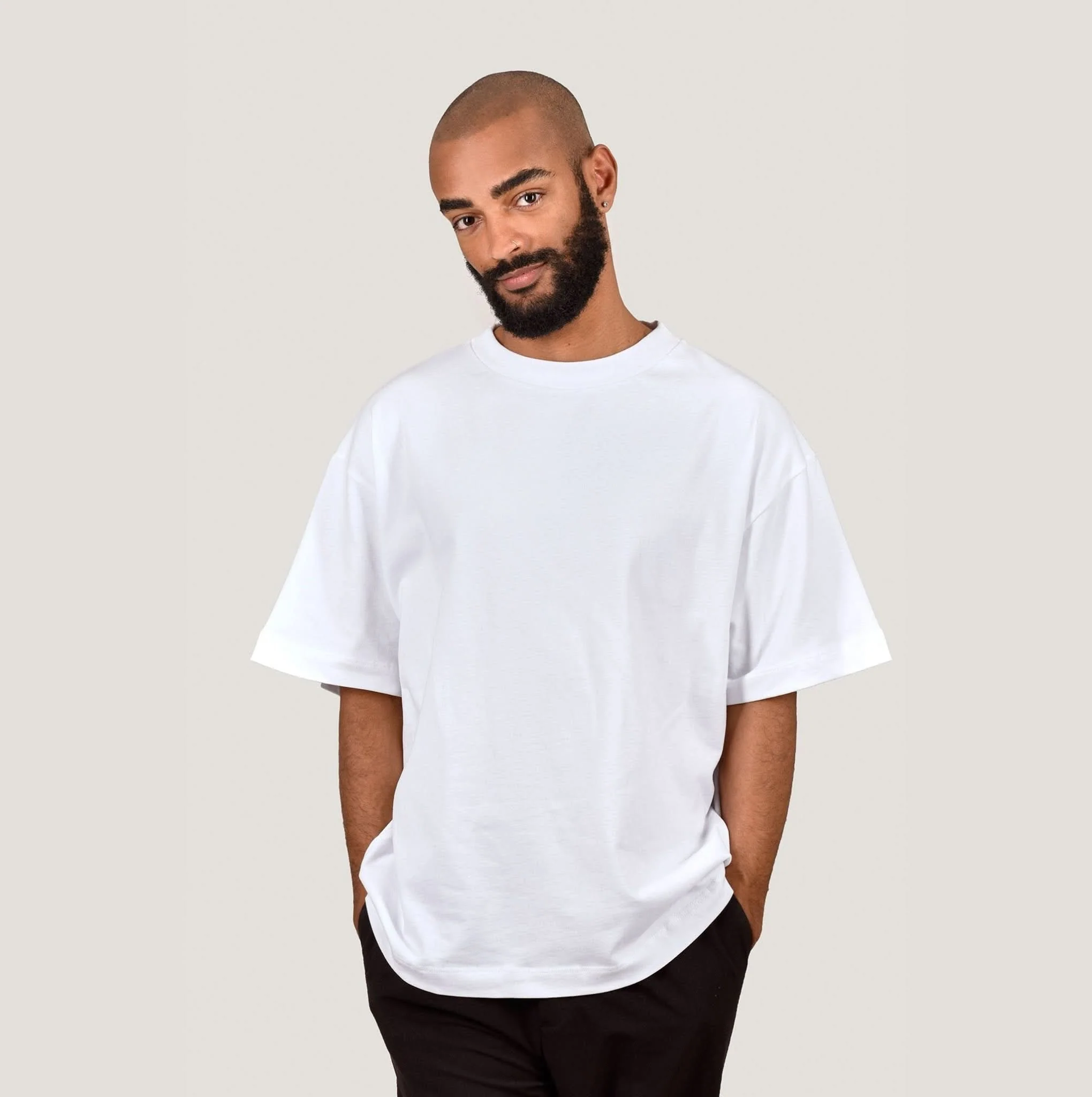 LIEBE IST LIEBE T – White oversize - Image 3